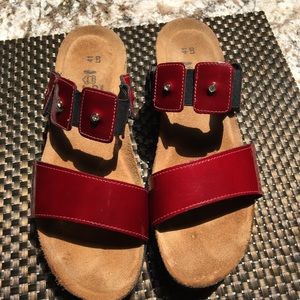 Naot Ashley Red Patent Leather Sandal Size 41